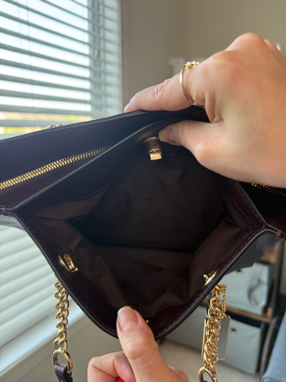 Coach Turnlock Chain Tote 27 Oxblood Pebble Leather Gold Hardware 5710 - Picture 7 of 9
